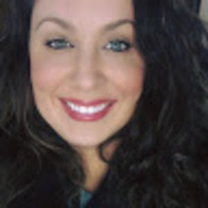 Meet your Posher, Elissa